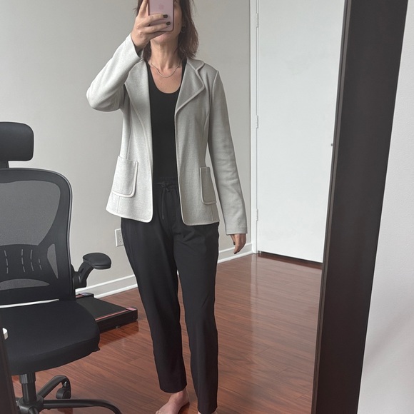 St. John Elegant Light Gray Blazer - Picture 2 of 5
